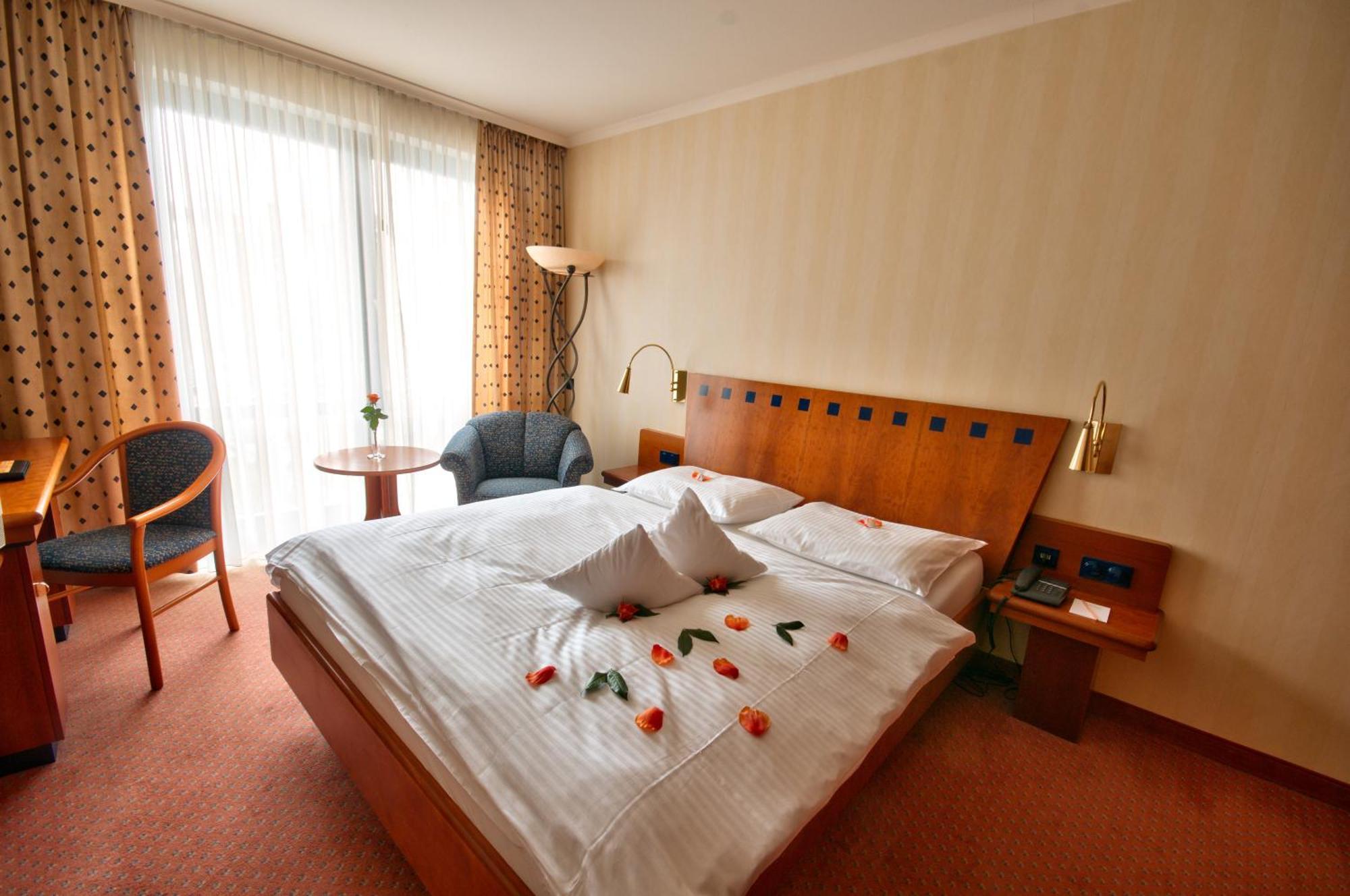 Vital Hotel Westfalen Therme Wellness Resort & Spa Bad Lippspringe Exteriör bild