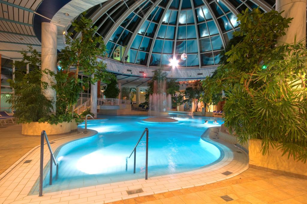 Vital Hotel Westfalen Therme Wellness Resort & Spa Bad Lippspringe Exteriör bild